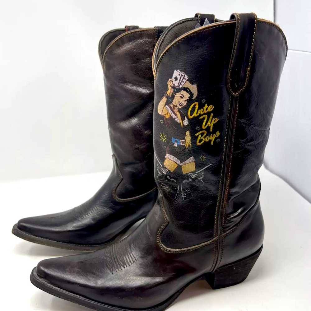 Pinup Boots! 🥰 - Picture 1 of 4